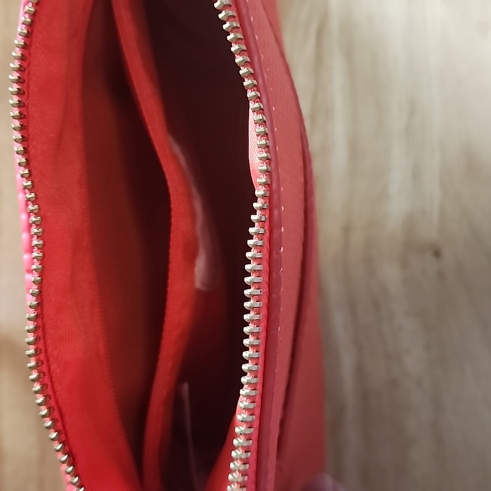 Handbag - Picture 3 of 5